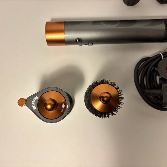Dyson Airwrap Complete Multi-Styler Styler Nickel/Copper with (six) Attachments - Picture 8 of 15